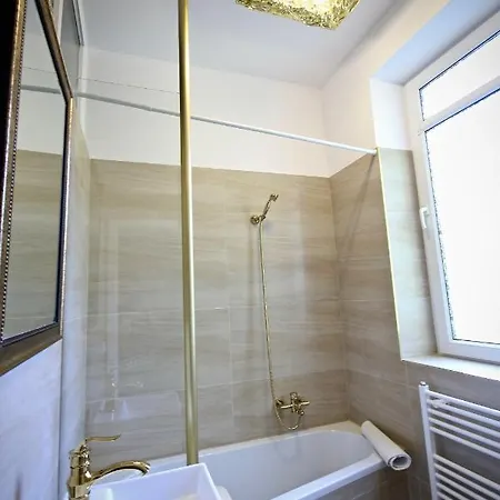 Hochwertige & Ideal Fuer Geschaeftsreisende Und Monteure In 公寓