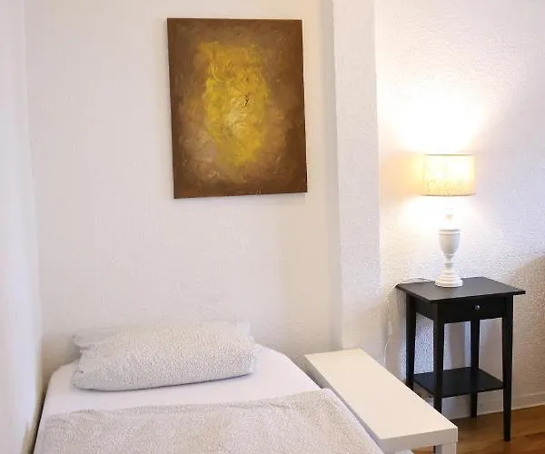 Hochwertige & Ideal Fuer Geschaeftsreisende Und Monteure In * Oberhausen (North Rhine-Westphalia)