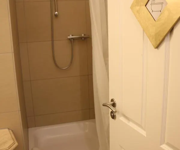 Hochwertige & Ideal Fuer Geschaeftsreisende Und Monteure In * Oberhausen (North Rhine-Westphalia)