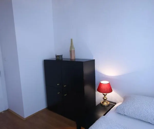 Hochwertige & Ideal Fuer Geschaeftsreisende Und Monteure In