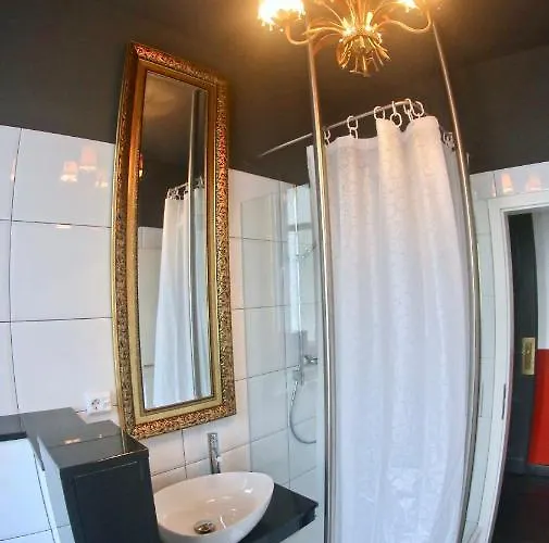 Hochwertige & Ideal Fuer Geschaeftsreisende Und Monteure In