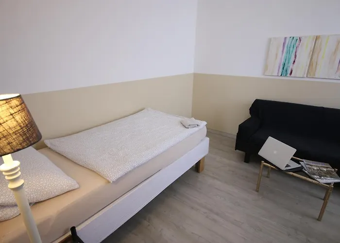 Hochwertige & Ideal Fuer Geschaeftsreisende Und Monteure In *