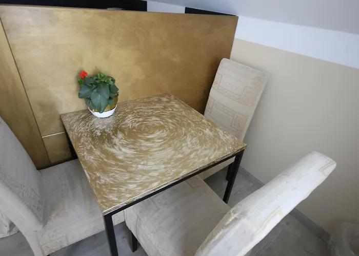 Hochwertige & Ideal Fuer Geschaeftsreisende Und Monteure In *